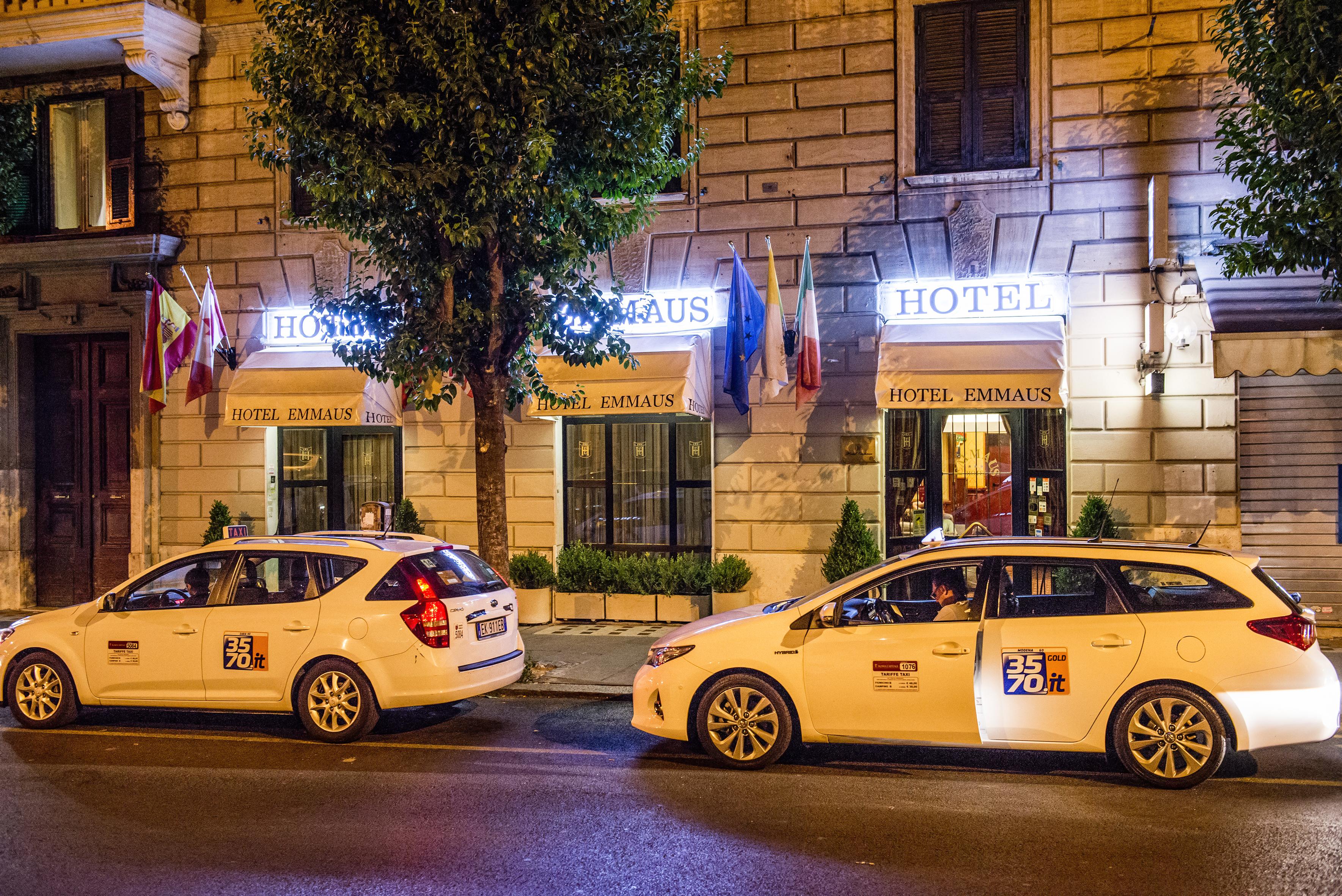 Hotel Emmaus Ρώμη Εξωτερικό φωτογραφία