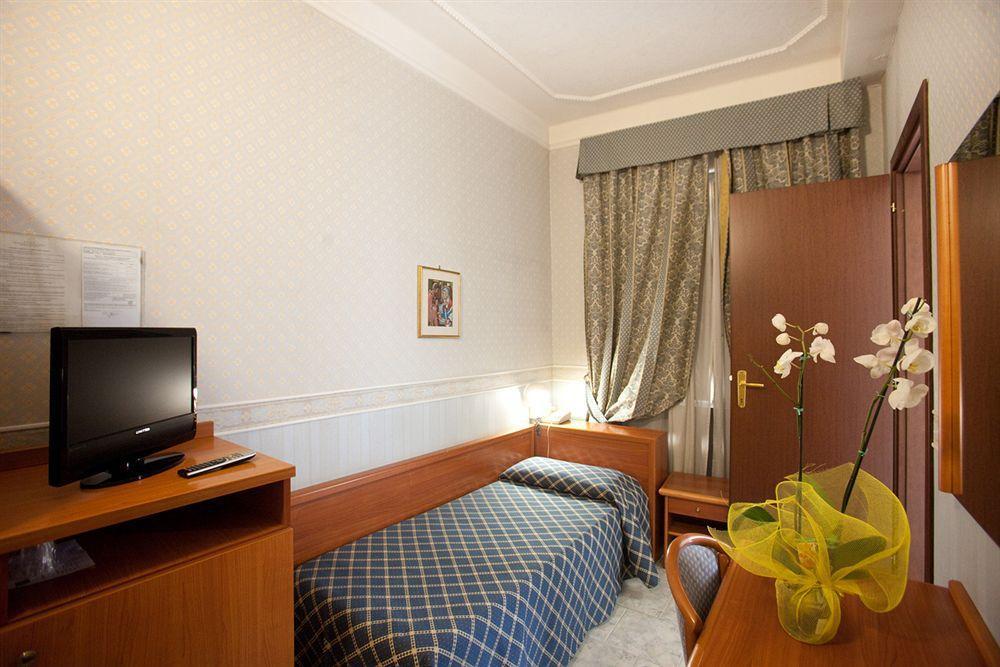 Hotel Emmaus Ρώμη Εξωτερικό φωτογραφία