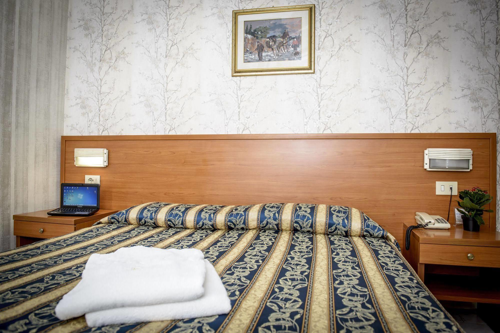 Hotel Emmaus Ρώμη Εξωτερικό φωτογραφία